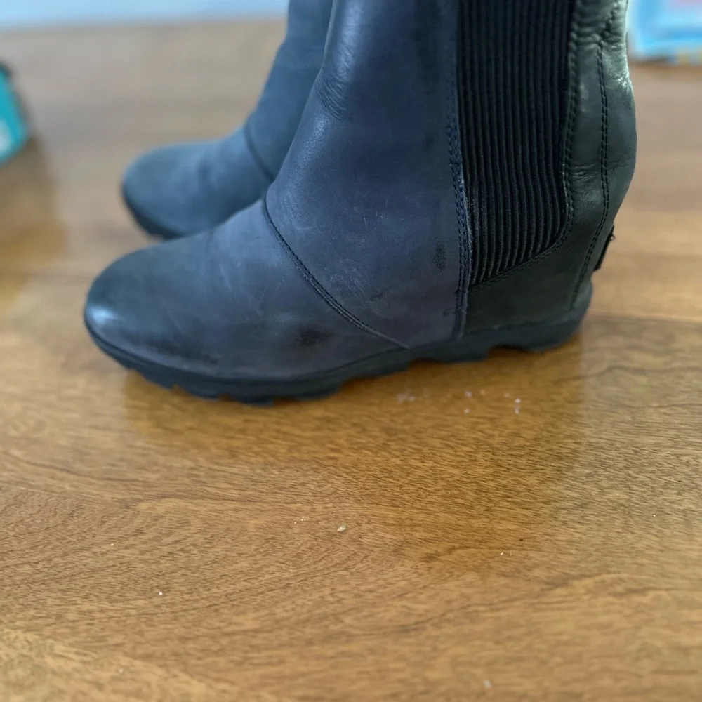 Sorel waterproof leather booties. Wedge heel, great traction, super comfortable. - Picture 3 of 6